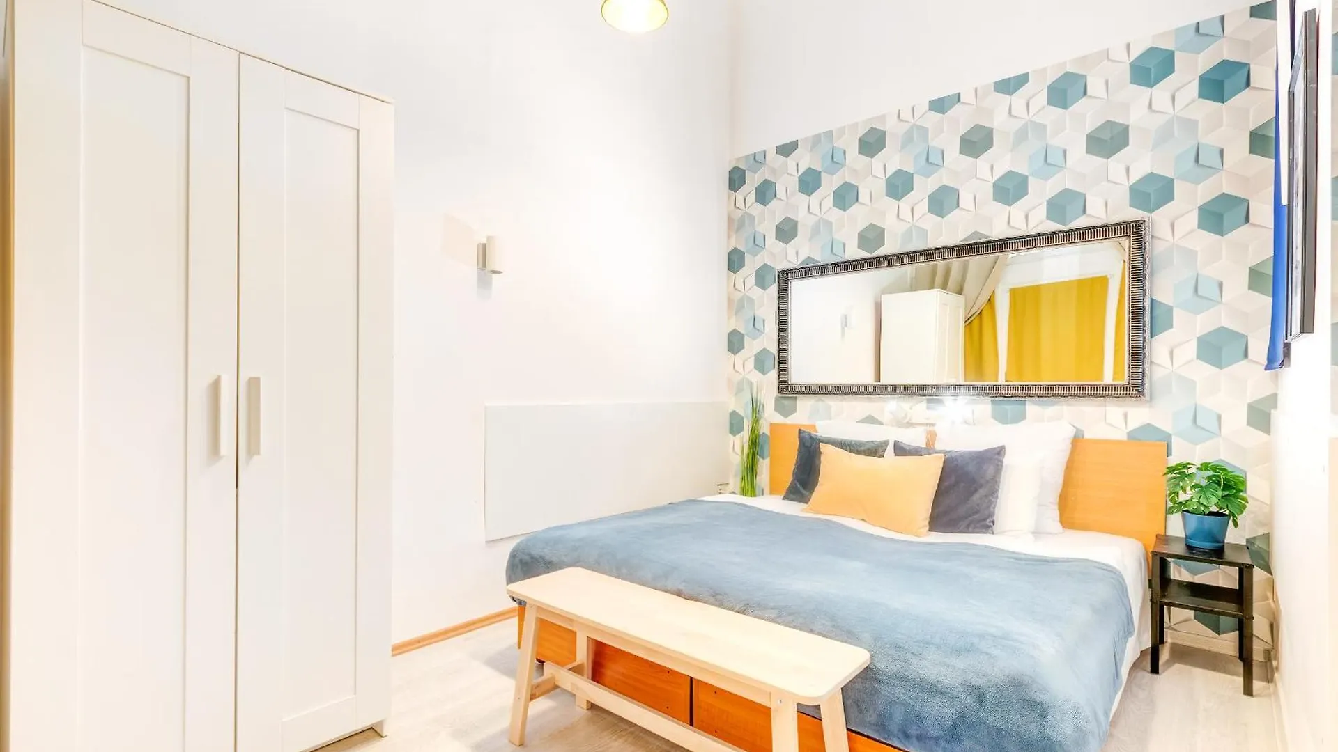 Central And Cozy - In Vivid Neighbourhood Apartamento Budapeste 0*,