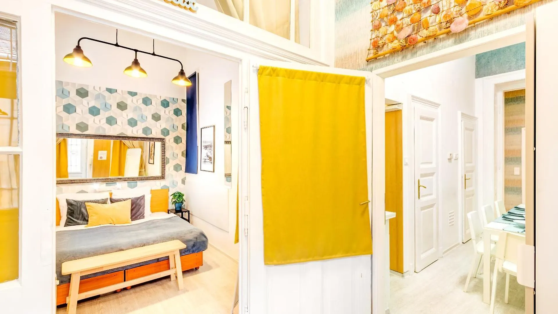 Central And Cozy - In Vivid Neighbourhood Apartamento Budapeste