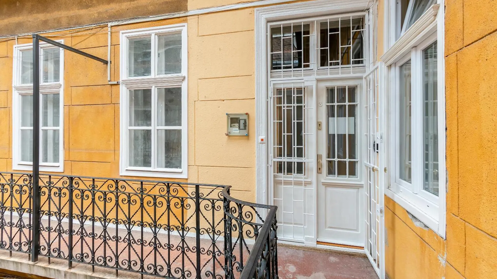 Central And Cozy - In Vivid Neighbourhood Apartamento Budapeste